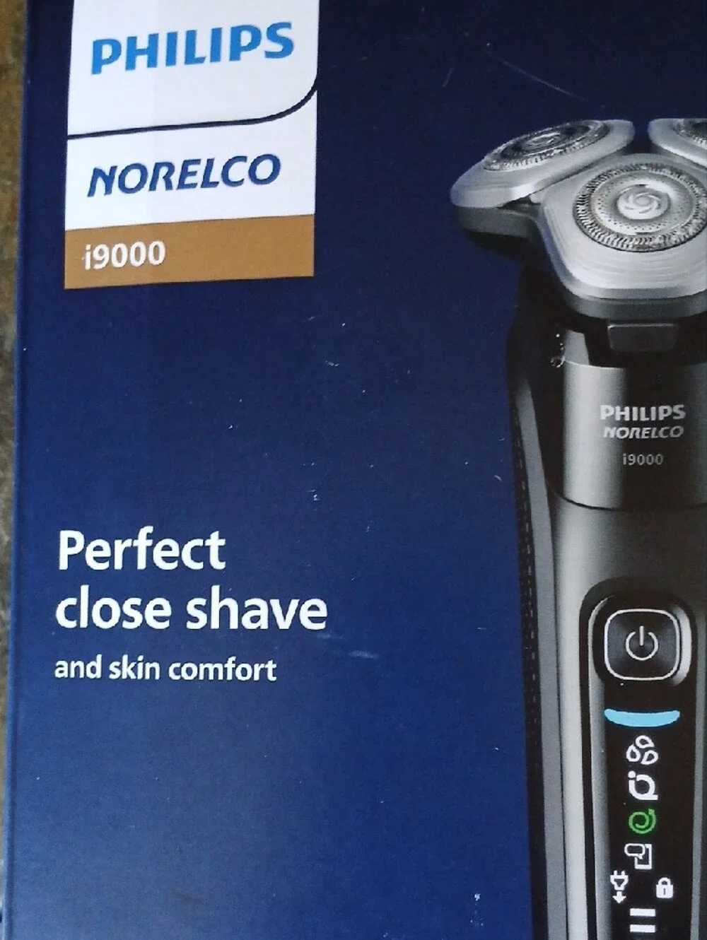 Philips Norelco i9000 Electric Shaver - Black and Silver
